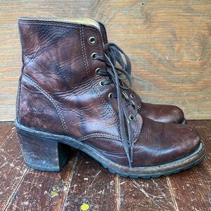 Frye Sabrina Lace Up Stacked Wood Heel Boots